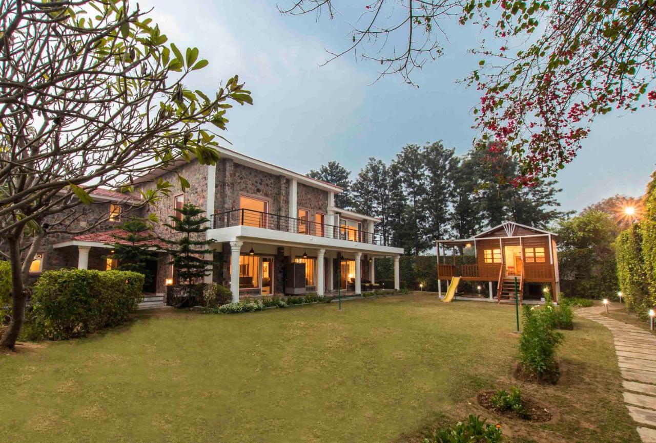 Stayvista At The Banyan Abode With Pool Table, Pet Friendly & Outdoor Pool Manesar Exteriér fotografie