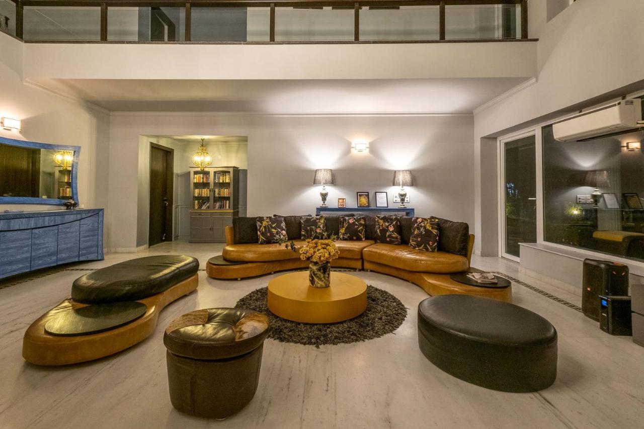 Stayvista At The Banyan Abode With Pool Table, Pet Friendly & Outdoor Pool Manesar Exteriér fotografie