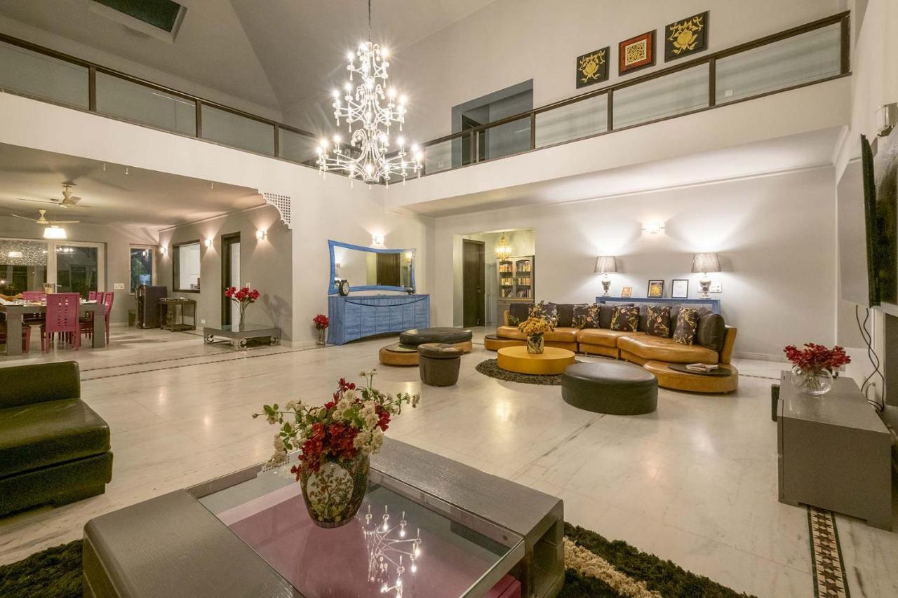 Stayvista At The Banyan Abode With Pool Table, Pet Friendly & Outdoor Pool Manesar Exteriér fotografie